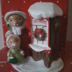 Forest Friends Shopping for Treats Mini Figurine